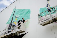 Proces realizacji koncepcji malarskiej Sławomira Pawszaka na fasadzie pawilonu Muzeum nad Wisłą przez Good Looking Studio, fot. Good Looking Studio