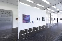 Przestrzeń wystawy licytowanych prac 5. edycji Aukcji Sztuki Refugees Welcome w 2021 roku