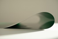 Wolfgang Tillmans, „paper drop (green)”, 2019, druk atramentowy na papierze. Dzięki uprzejmości artysty.