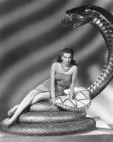 Robert Siodmak, Kobieta Kobra, 1944