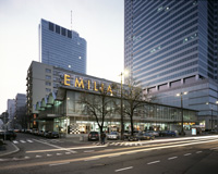 Pawilon "Emilia", widok od strony ul. Emilii Plater, fot. Jan Smaga