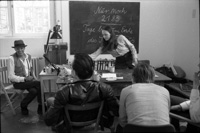 Zofia Kulik podczas prezentacji KwieKulik na Akademii Sztuk Pięknych w Dusseldorfie, 1981,
fot. Przemysław Kwiek, archiwum KwieKulik